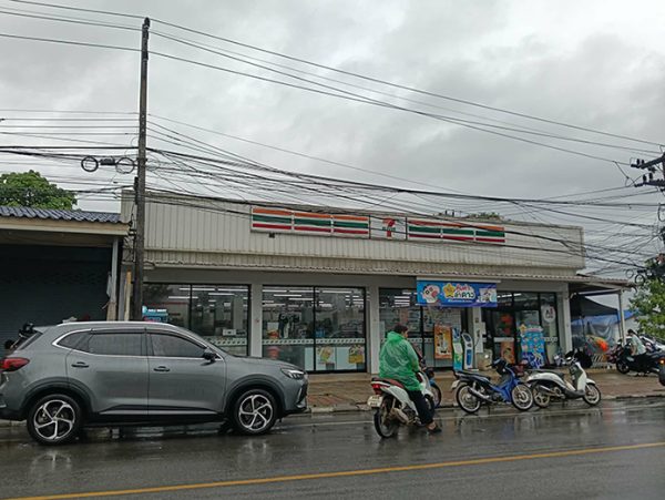 7-Eleven-695